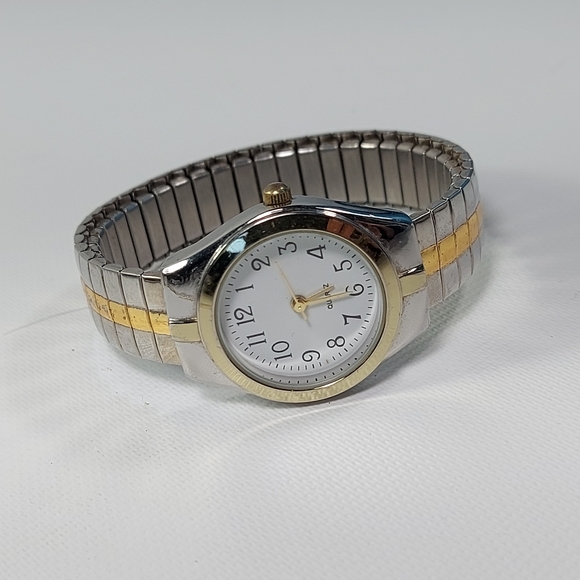 Accutime 2 tone stretch band wrist watch, new battery - Picture 6 of 6